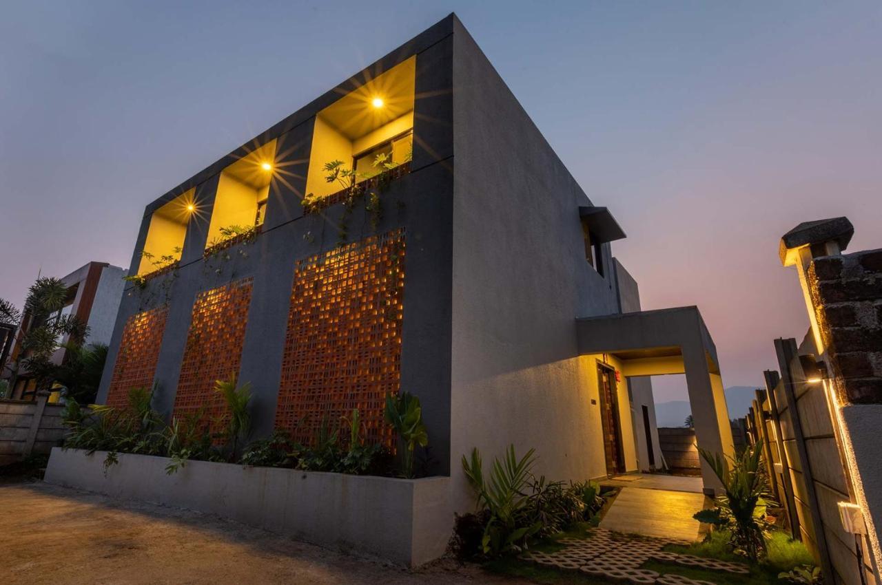 Two Villa By Stayvista With Infinity Pool, Farm & Mountain Views, Modern Interiors Karjat Extérieur photo